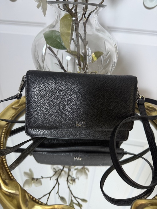 Michael Kors Handbags - Michael Kors Black Pebbled Leather wallet Crossbody Bag